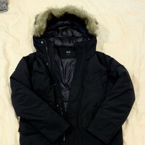 Uniqlo Men;s Medium Hybrid Down Jacket Uniqlos warmest Jacket